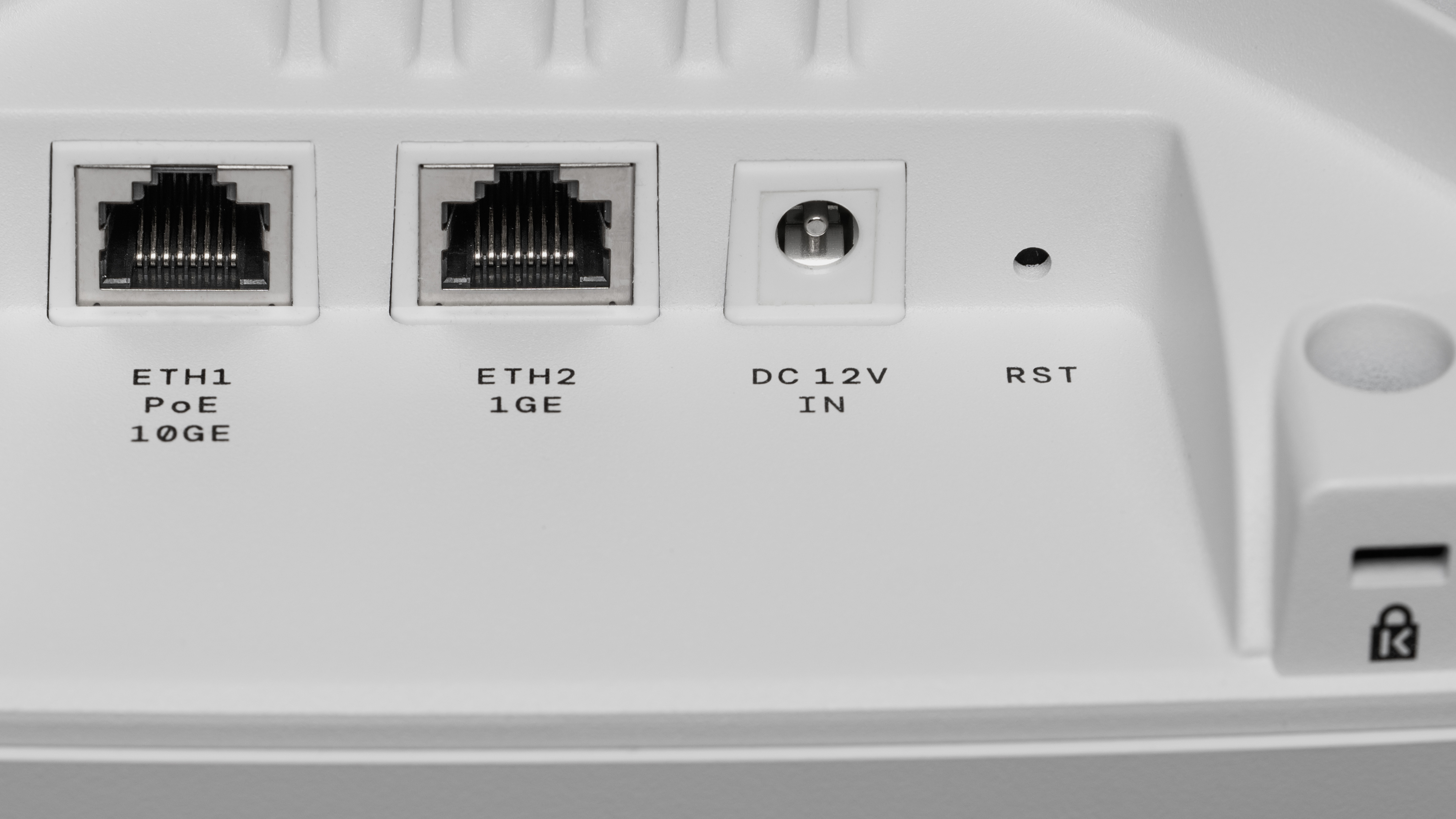 Photos produit ports du LANCOM LX-7400